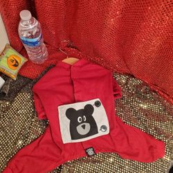 Small Pet Outfit. Up To 11 Lbs. Pre-Owned New.