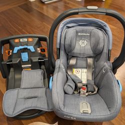 Uppababy Mesa Car Seat w/ Infant Insert 