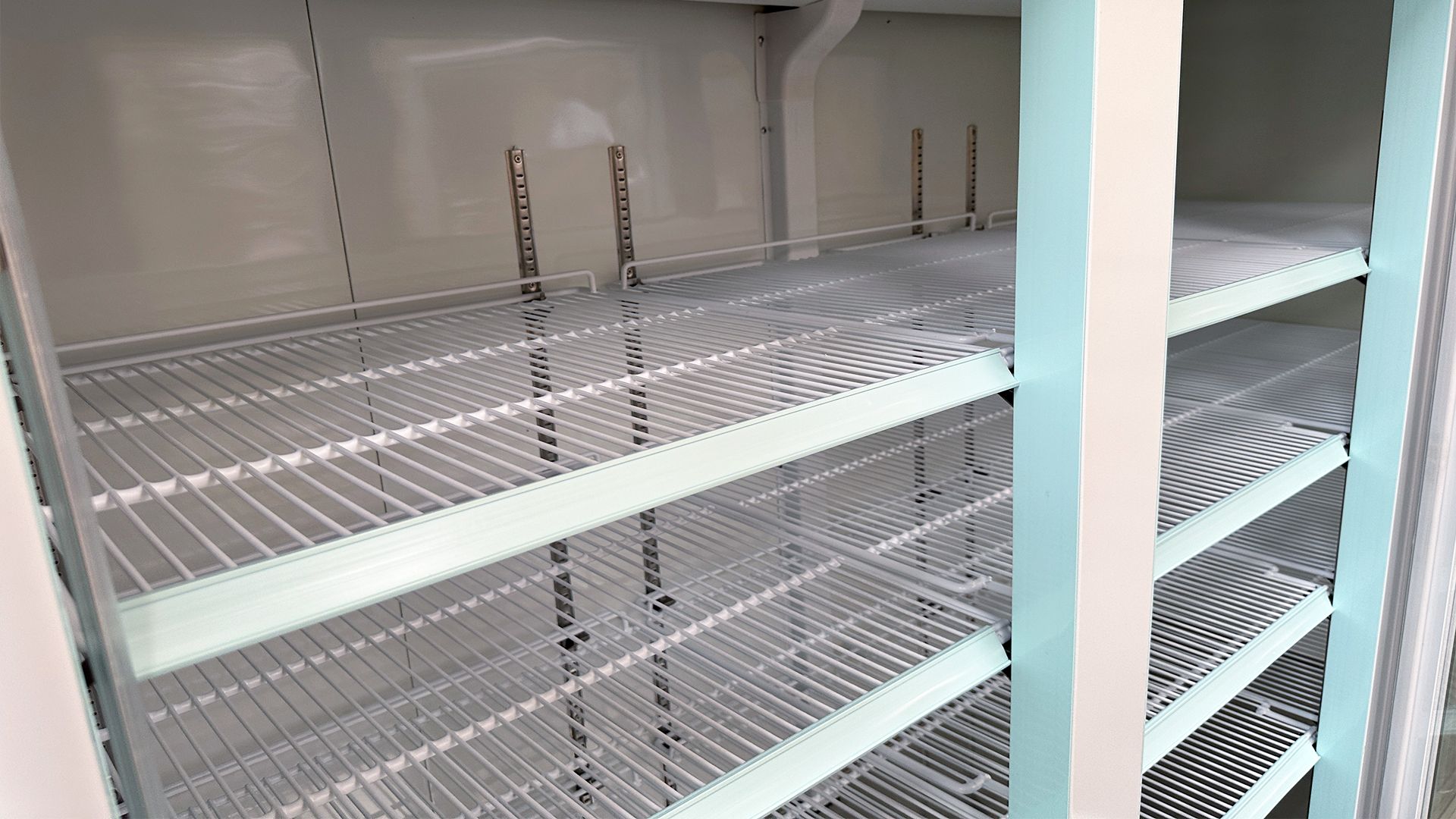 3 glass door Merchandiser Cooler Refrigerator NSF SG1.9L3