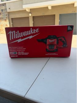 Milwaukee Compact Vacuum