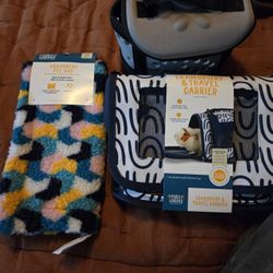 (X2) Small Animal Carrier & Fleece Pad
