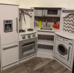 KidKraft Play Kitchen