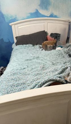 Queen Bed Frame & Dresser Set