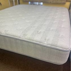 Leesa Original Hybrid California King Mattress w/ Cooling Quilt Cover 