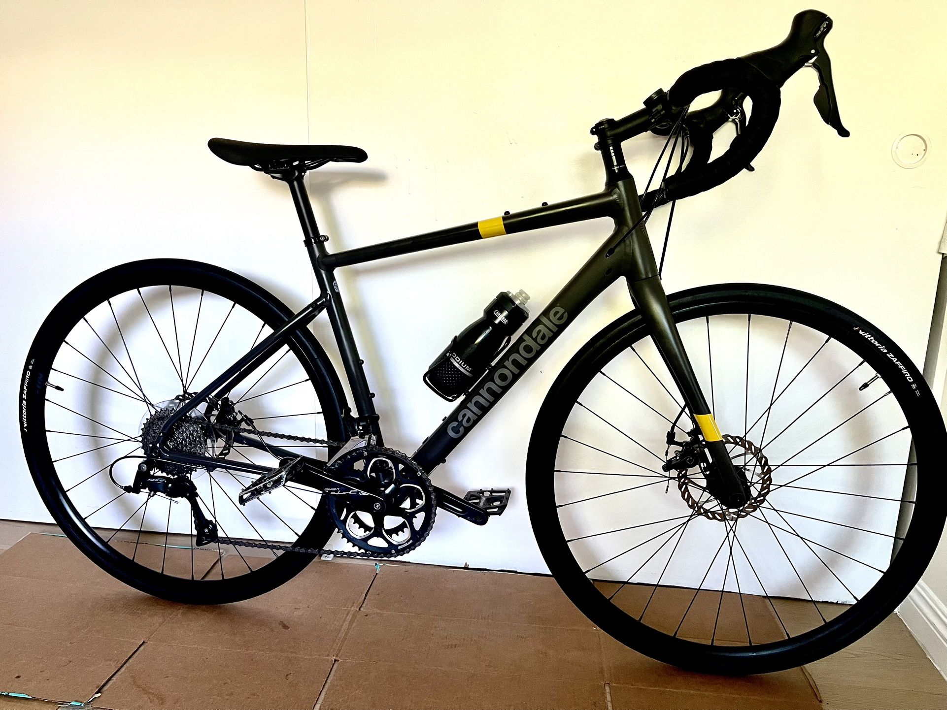 Road Bike Cannondale Synapse
