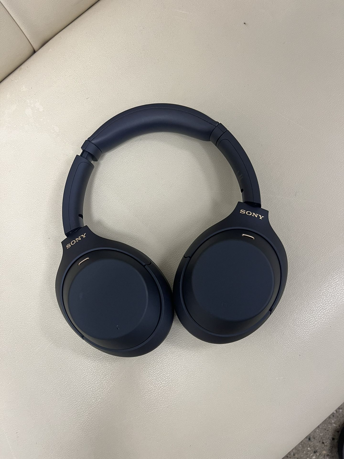 Sony XM4 Headphones