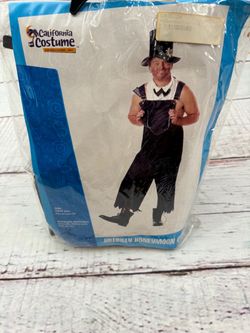 Hillbilly Honeymoon Groom, Halloween Costume Size adult plus fits up to size 52 . Tags: Costume Halloween dress up costly men’s adu