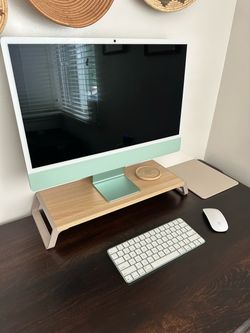 2025 iMac 24in with Apple M4 Chip, 16GB and 8 Core CPU in Green