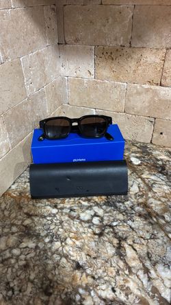 Meta glasses