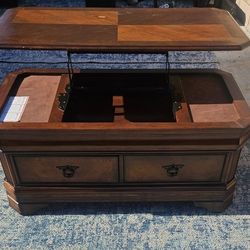 #Vintage  Traditional Lift-Top Coffee Table  in Espresso