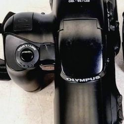 Olympus 35mm Film Camera 35-180mm Zoom Lens 