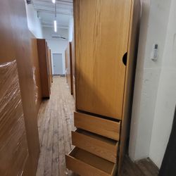1 DOOR, 3 DRAWS WARDROBE, VERY NICE WOOD QUALITY AND CLEAN (HOME26) (HOME60)