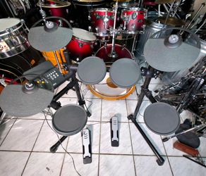 Yamaha dxt 400 Electric Drum Set  !! $220 or best offer !!
