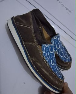 ARIAT size 7.5