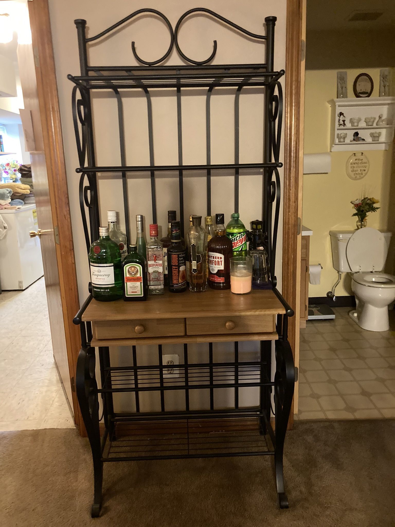 Bakers Rack With Drawers