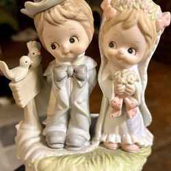 VINTAGE 1984 Musical Bride/Groom Heavenly Hobos Figurine Plays Music