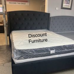 Queen Size Bed With Mattresses 