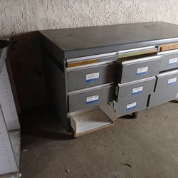 Cheapo office business furniture drawers