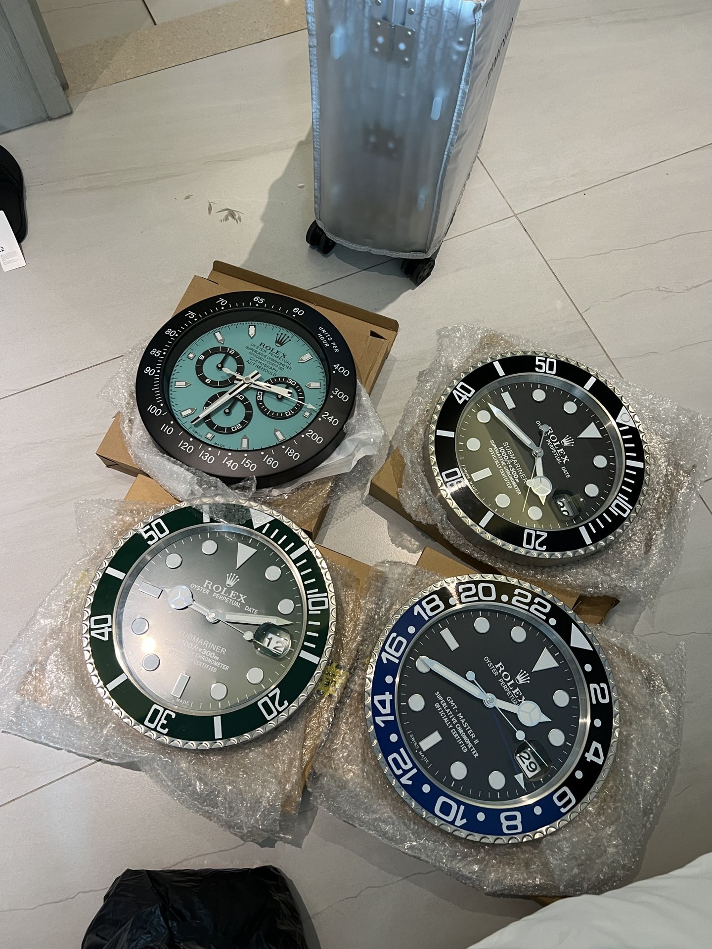 Gucci Louis Vuitton Versace Balenciaga Prada Fendi Dior Givenchi Amiri Bape Chrome Heart Hellstar Supreme Vlone Yeezy Jordan Retro 4 1 3 5 6 Nike 