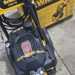 3300  Dewalt Power Washer Gas Motor Honda 