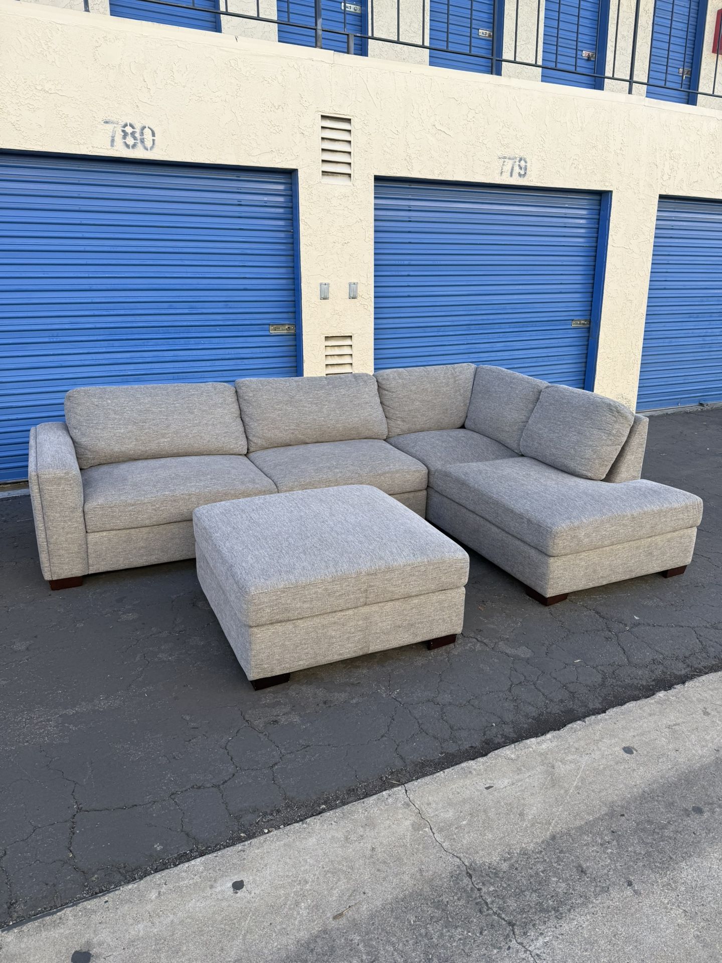FREE LOCAL DELIVERY 🛻 Maycen Right-Facing Fabric Sectional – Display Model (Sanitized)
