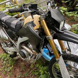 Yamaha YZ-400 Dirt Bike