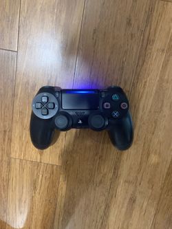 PS4 controller
