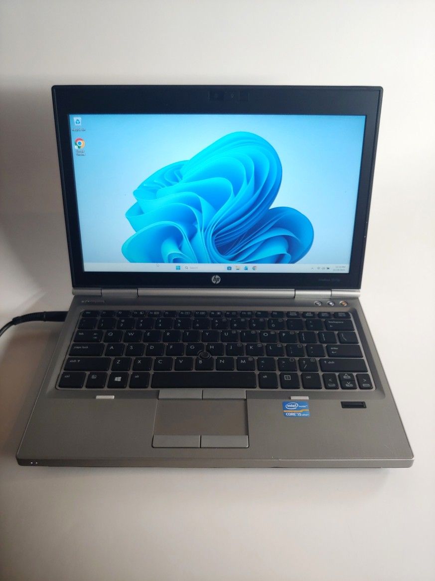 Windows 11, i5 laptop, fast SSD, fast WiFi, office software 13"