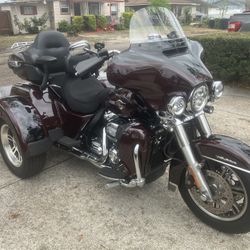 PRICE DROP/2022 HARLEY DAVIDSON Tri-Glide