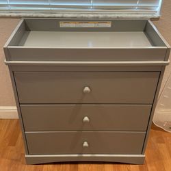 3 Drawer Dresser/ Baby Changer 