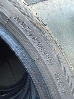 225/40/19 Bridgestone RunFlat (4 Tires) Like New $200.00/ All 4