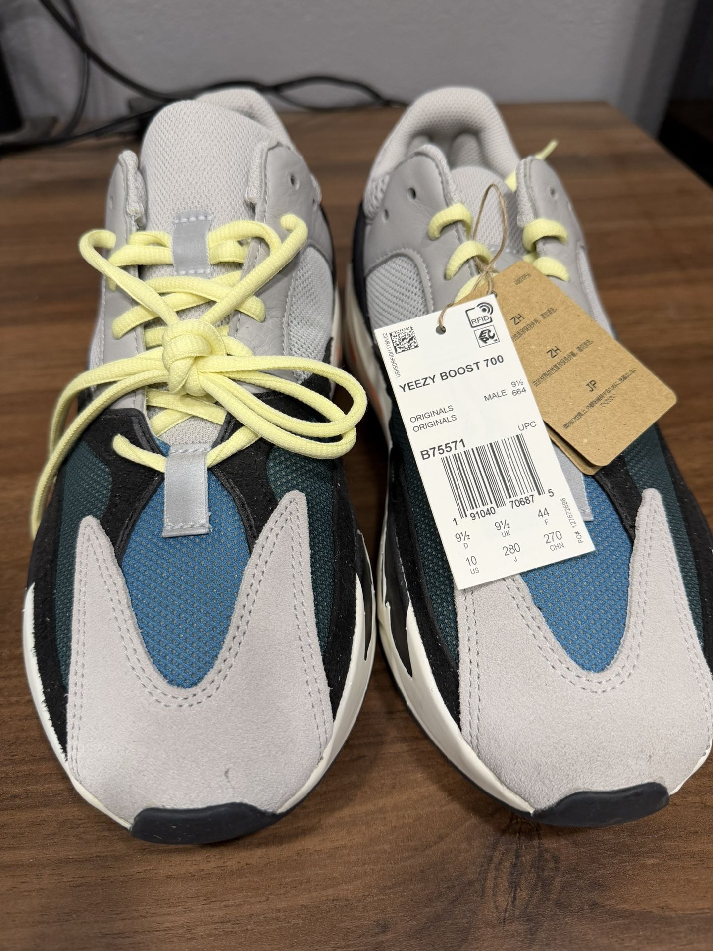 Adidas Yeezy WAVE RUNNERS