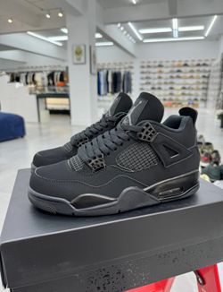 Air Jordan 4 Retro Black Cats 2025