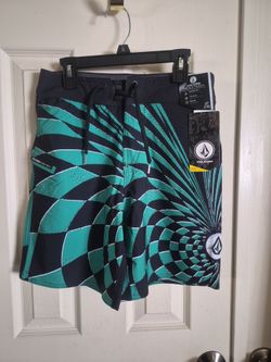 Boys Volcom board shorts Size 14 waist 27"