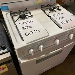 HOTPOINT RGBS330DRWW 30-in 4 Burners 4.8-cu ft Freestanding Range Stove 84