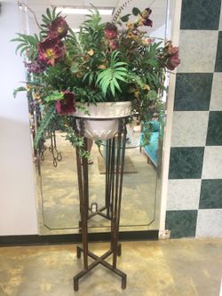 Floral stand and arrangement