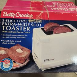 Betty Crocker 2-Slice Cool Touch Extra-Wide Slot Toaster