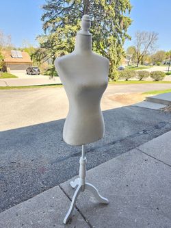 Sewing mannequin