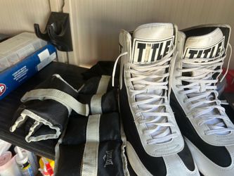 Title Boxing Shoes + Everlast#11 Ankle/Wrist Weights – Excellent Condition