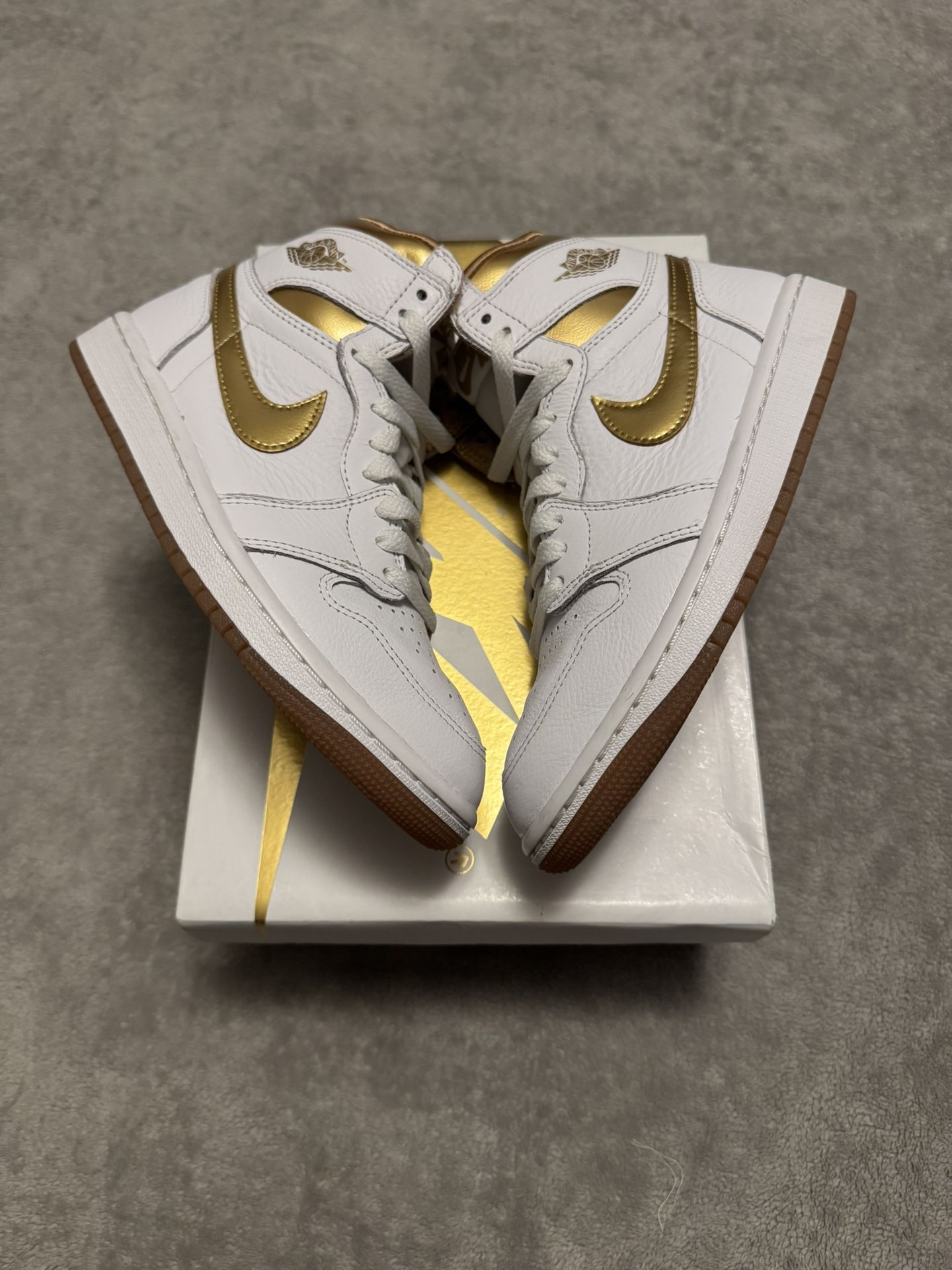 Air Jordan 1 White And Gold