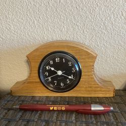 Vintage Tambour-style wooden mantel or desk quartz clock, battery-operated movement