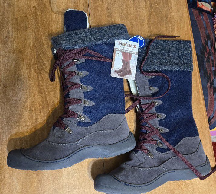 MUK-LUKS Winter Snow Boots Blue And Pink Womens Size 10 NEW