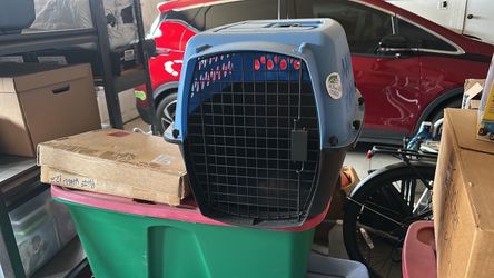 Dog Crate Medium Blue