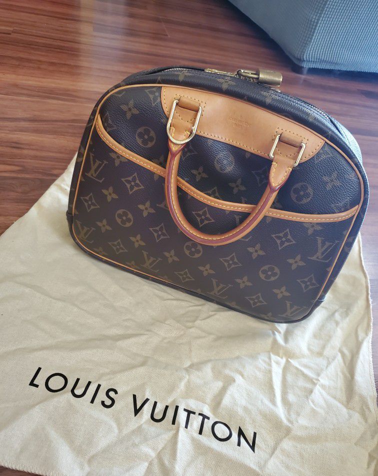 Authentic Louis Vuitton Deauville Hangbag