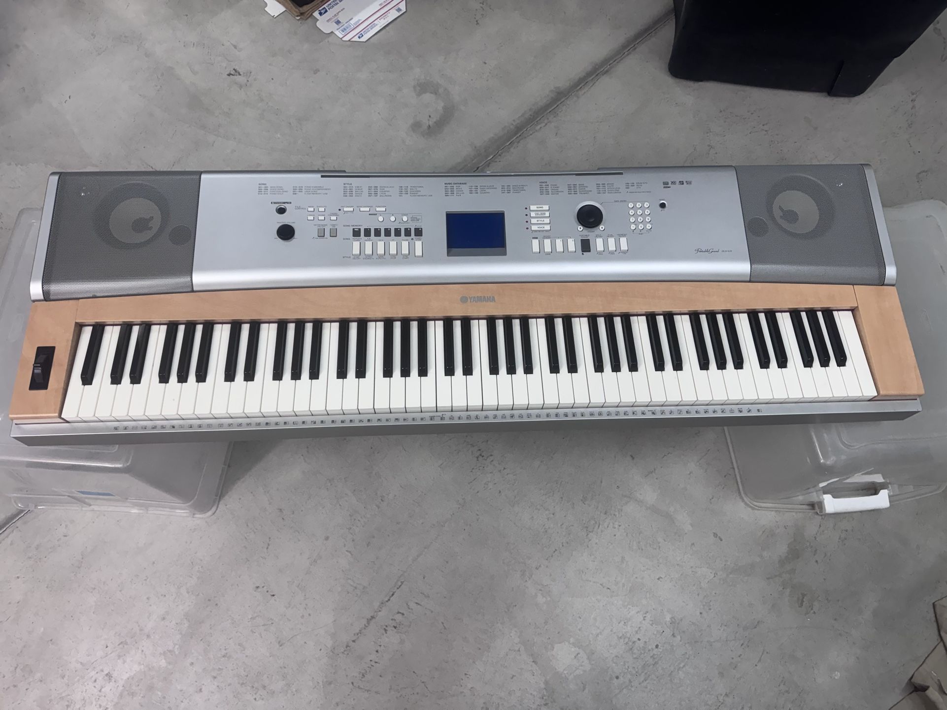 Yamaha DGX-620 Portable Grand Piano