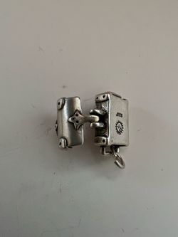 Treasure charm silver 925  Sjc hallmark