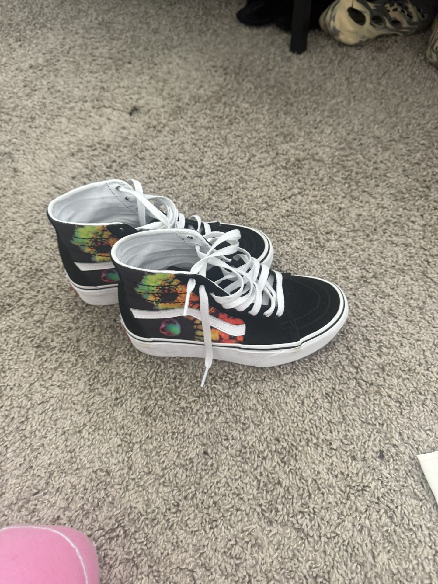 Vans Women Sk8-Hi Tapered Platform Sneaker in Marvelous Paradoxical Black/Multi