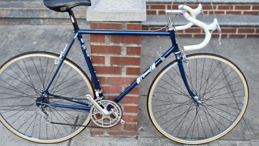 Tommaso 57cm Campagnolo Groupset Road Bike....