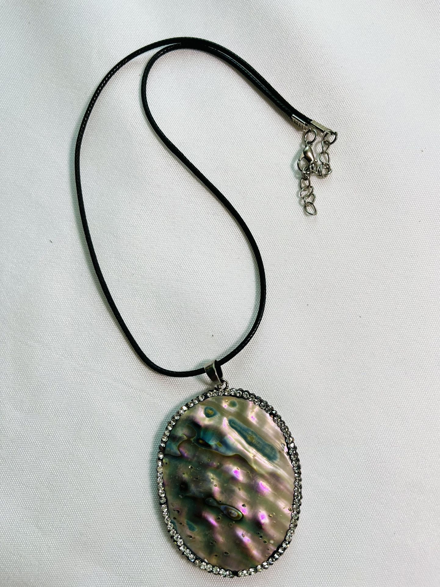 Stunning Abatone Paula Shell Pendant Necklace