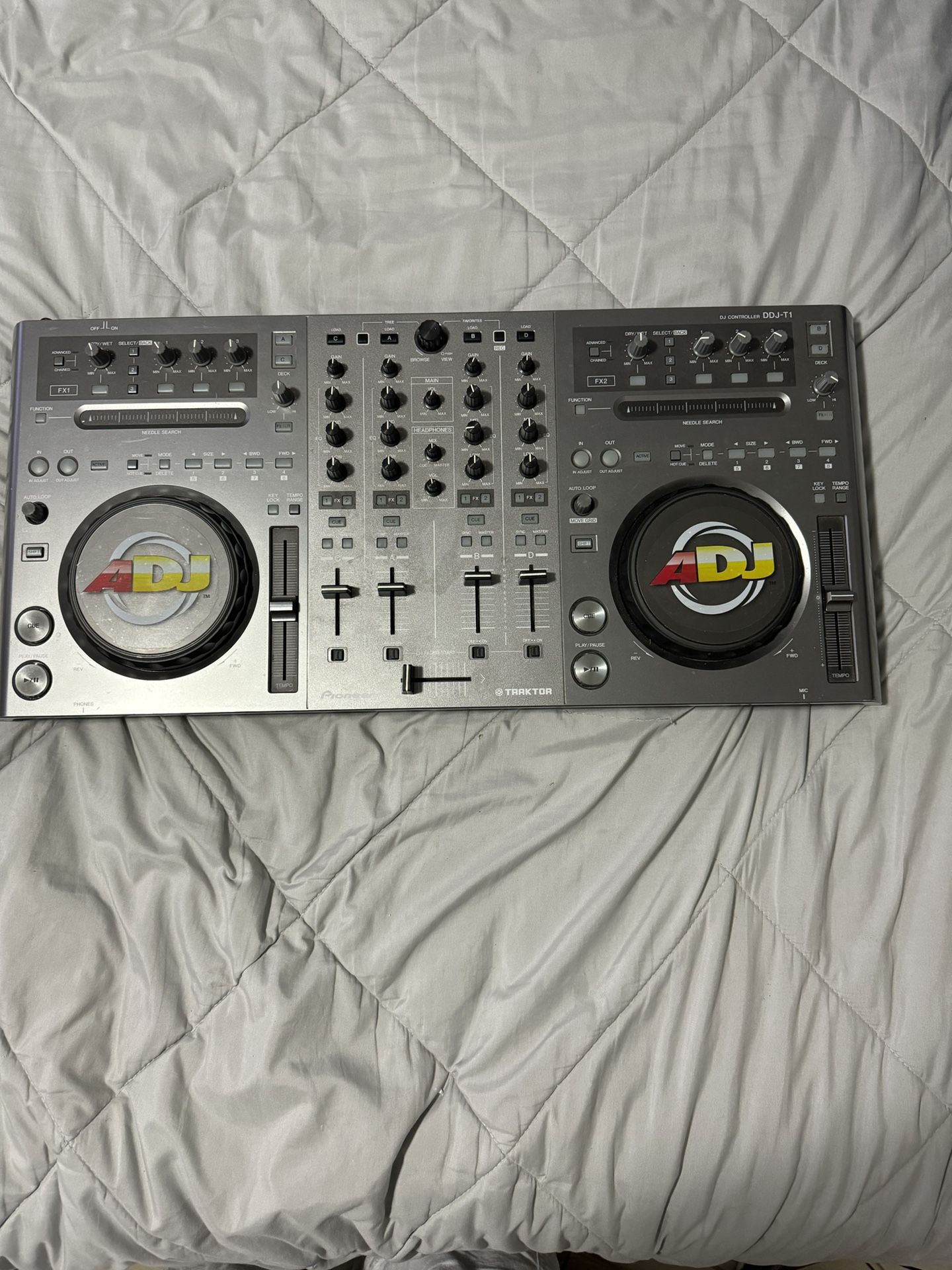 PIONEER DJ CONTROLLER DDJ-T1